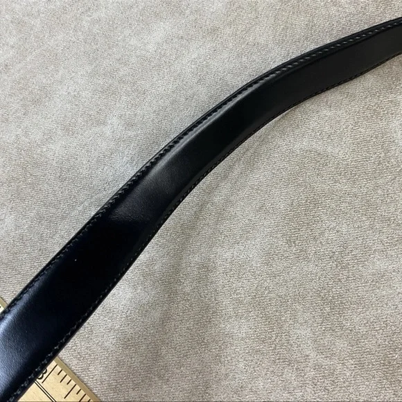 Salvatore Ferragamo Gancini Buckle Black Leather Unisex Belt 34'' waist - Picture 7 of 14